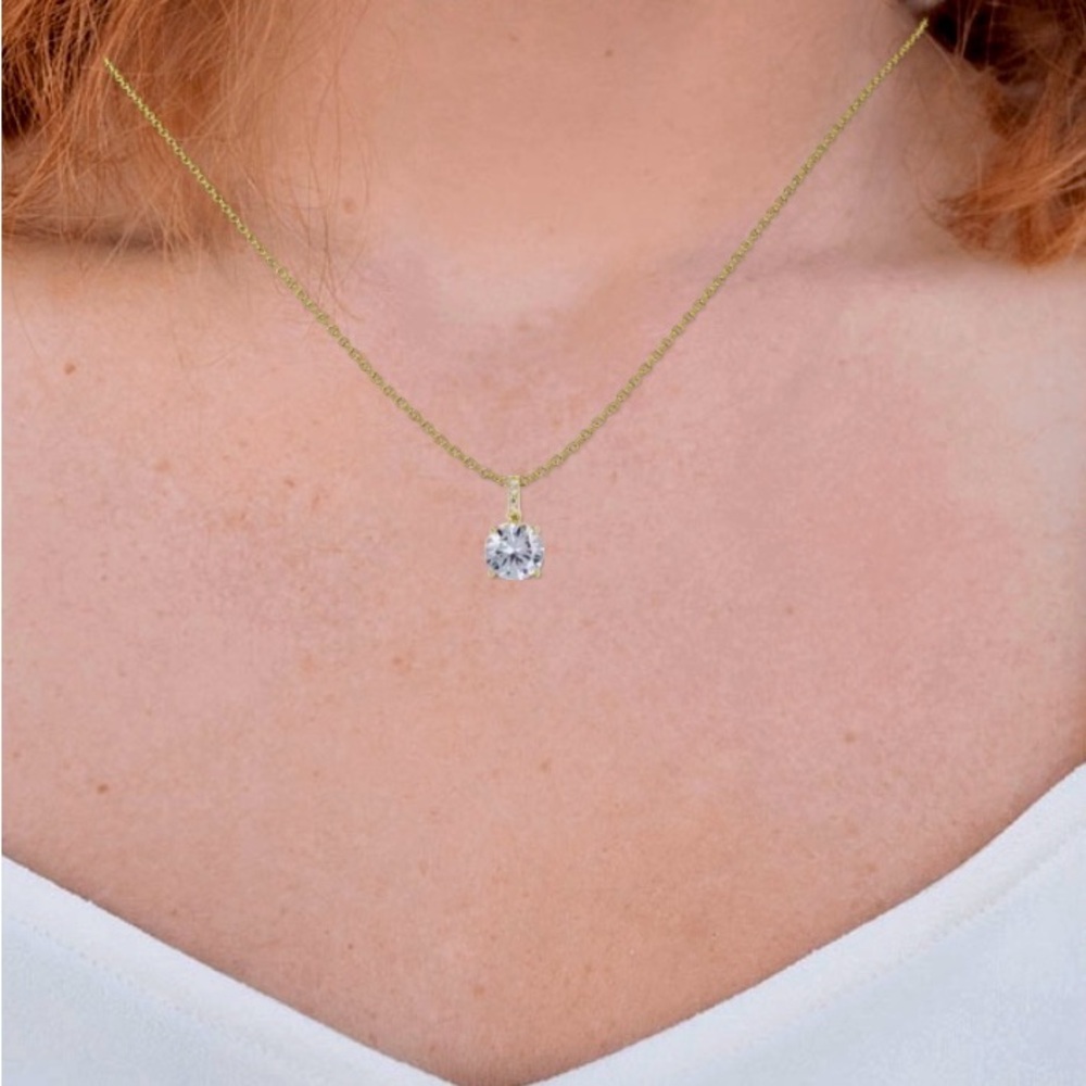 Elegant Gold and Silver Pendant Necklace - Picture 2 of 6